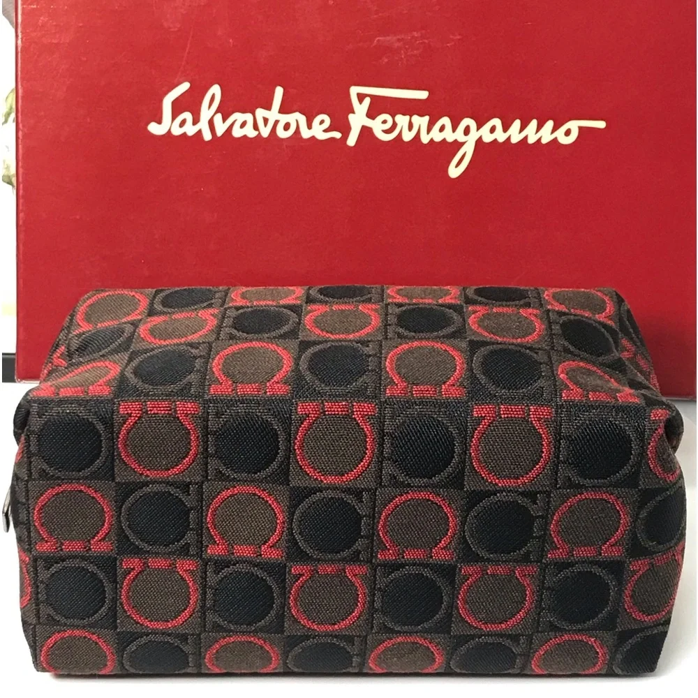 Salvatore Ferragamo Gancini Pouch Bag🔥😍